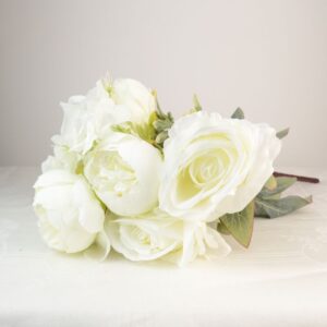 Rózsa peónia csokor krém színű